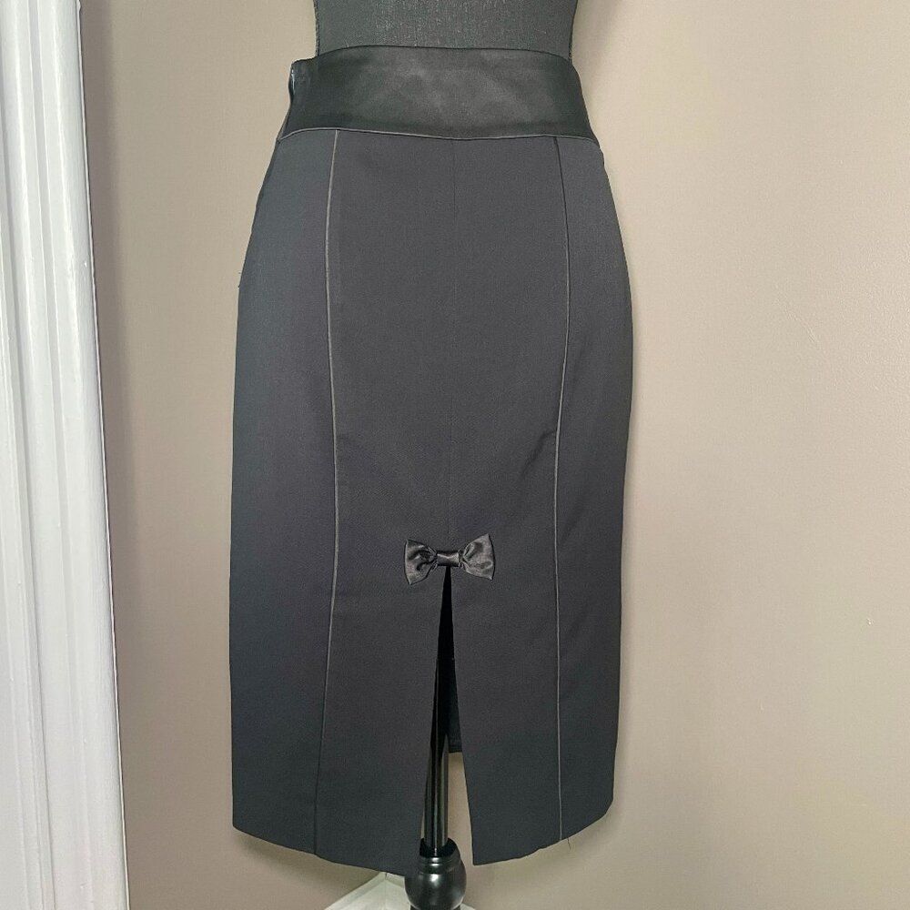 H&M Bow Pencil Skirt